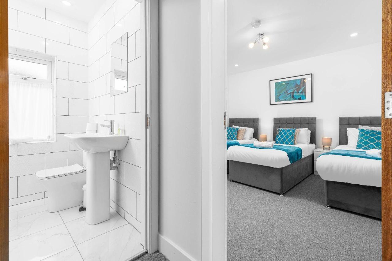 5 Bedroom House - 10 Guests - Multiple Off Street Parking - Garden - Smart Tv - Wifi - Contractors - Families - Groups Birmingham Exterior photo