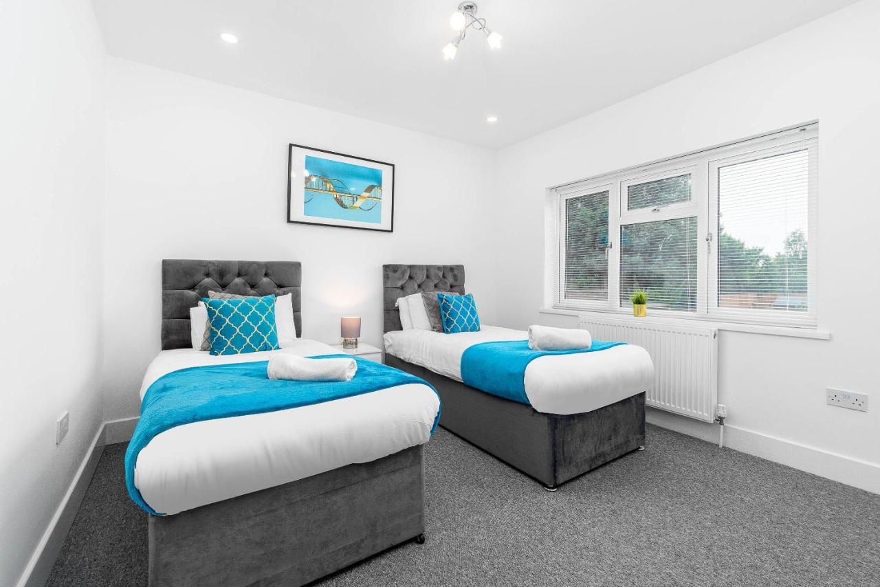 5 Bedroom House - 10 Guests - Multiple Off Street Parking - Garden - Smart Tv - Wifi - Contractors - Families - Groups Birmingham Exterior photo